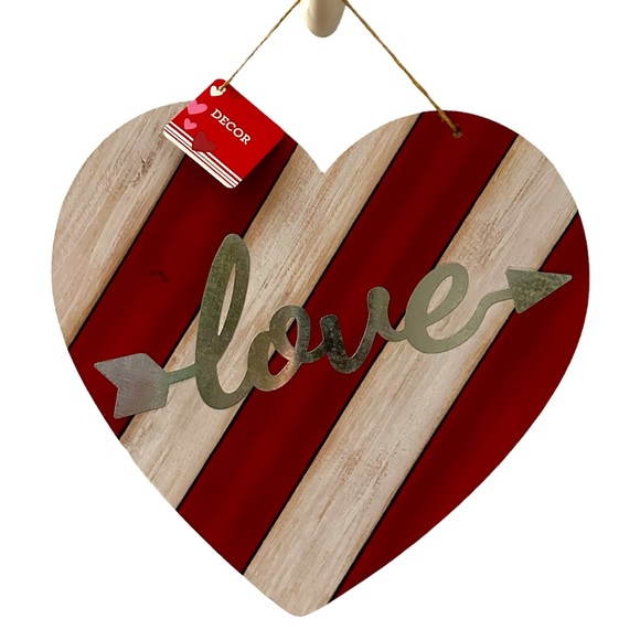 🆕Adorable wood Red & White Striped Heart with LOVE handwritten on it in metal! - Picture 2 of 7